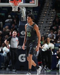 PG电子官网-太稳了！墨菲12中8&amp;5记三分拿下28分7板3助3断 首节独得14分