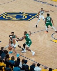 PG电子-【现场】勇士G1收获遗憾 但总决赛好戏才刚刚开始