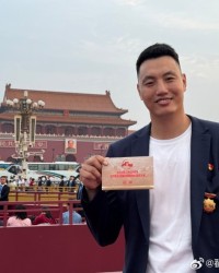 PG电子官网-翟晓川佩戴奖章亮相阅兵式 高呼正义和平与人民必胜信念